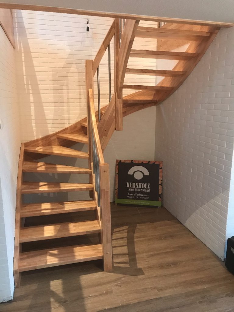 Ongebruikt Mooier wonen met een trap op maat - Holthaus Kunststof Kozijnen VM-42
